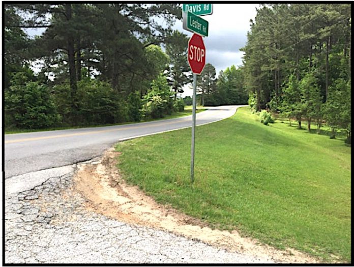 Street sign at Lester Road and Davis Road. Photo/Fayette County.