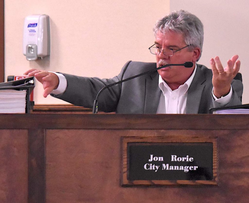 City Manager Jon Rorie makes a budget point to the Peachtree City Council June 25. photo/Cal Beverly.