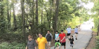 Piedmont Neurohospitalist Ernesto Fernandez, M.D., leads the Walk with a Doc in 2019. Photo/Piedmont Fayette Hospital.