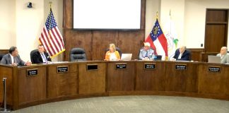 Peachtree City Attorney Ted Meeker (L) explains a point of law to City Manager Bob Curnow, Mayor Kim Learnard, and council members Phil Prebor, Clint Holland and Frank Destadio. Photo/from video of council meeting.