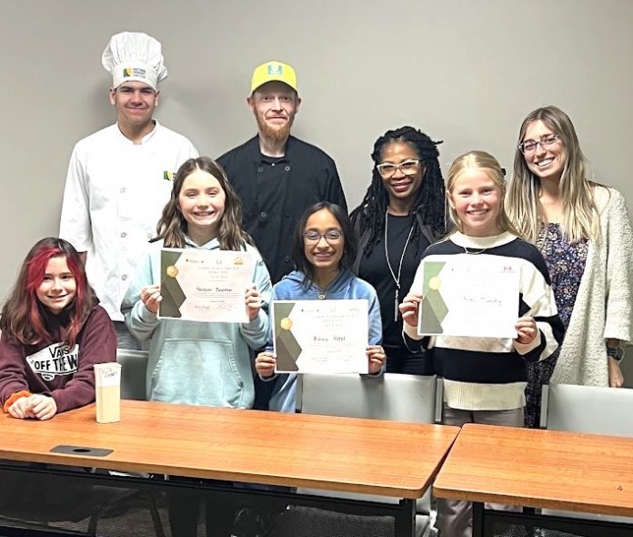 Participants in the Fayette 4-H bake-off scholarship. Photo/Fayette County.