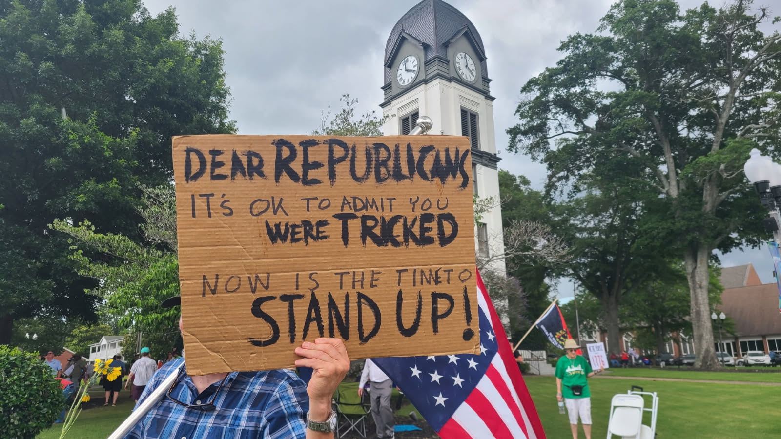 No Kings Rally in Fayetteville draws over 1000 p...