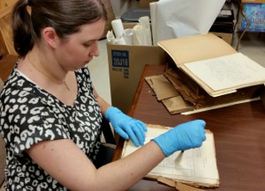 Historical society begins scrapbooking group