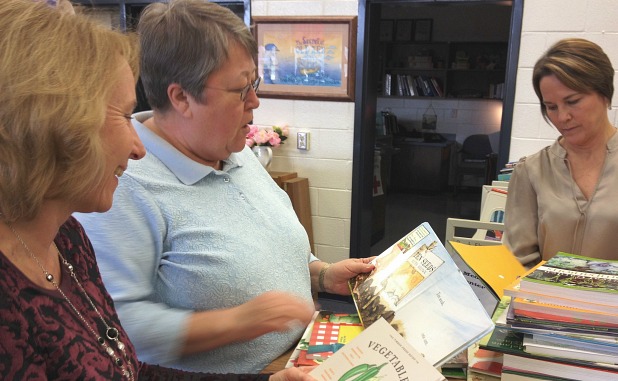 Burch Elementary starts garden with help of comm...