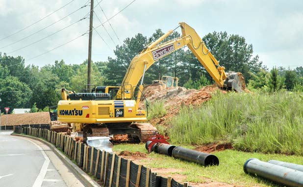 F’ville extends 16-inch water line to new colleg...
