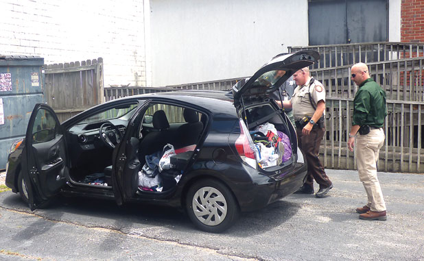 Shoplift suspects caught after chase